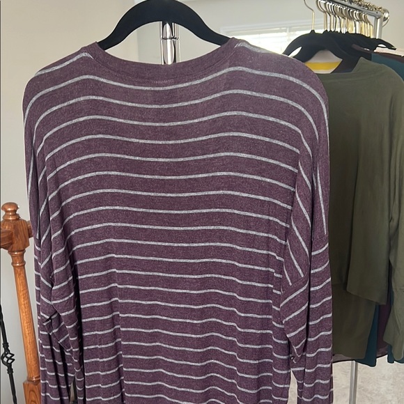 Cabi Burgundy Striped V-Neck Serenity Tee - Picture 4 of 4